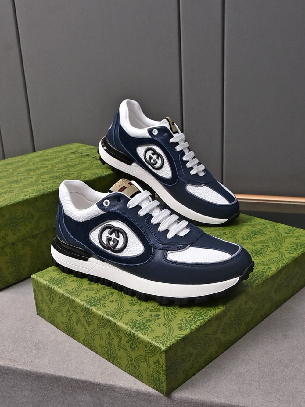 GUCCI DOUBLE G MEN'S RUN SNEAKER BLUE - Image 4