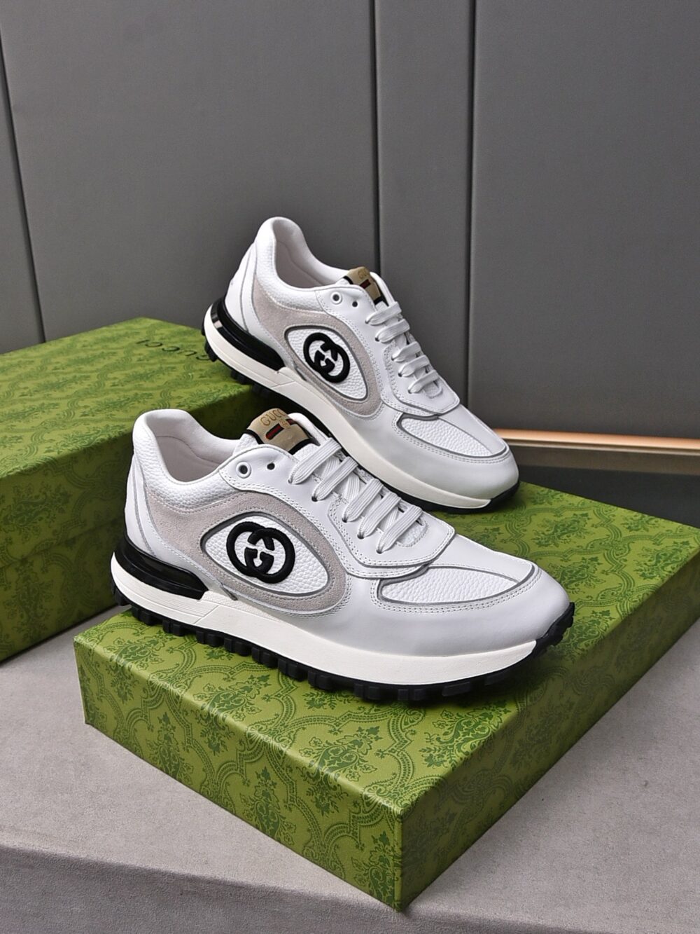 GUCCI DOUBLE G MEN'S RUN SNEAKER BEIGE - Image 4