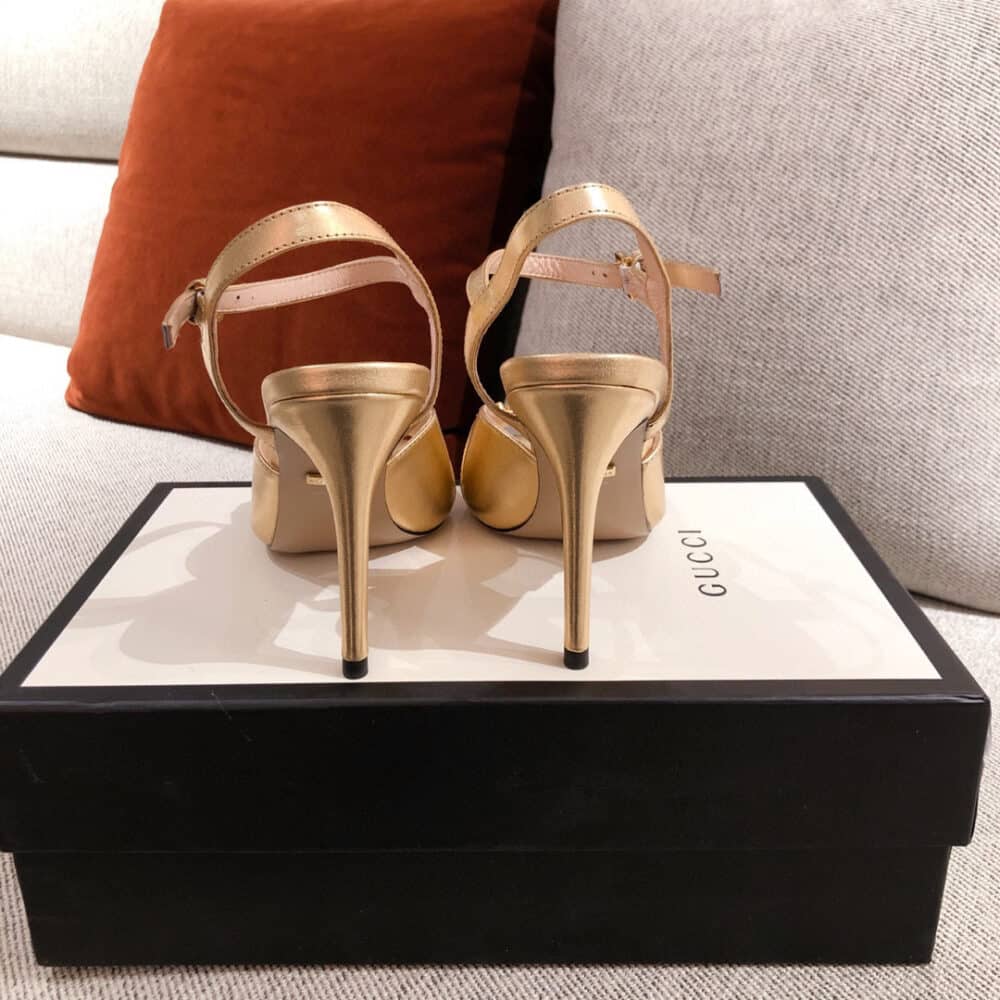 GUCCI ANKLE BUCKLE STRAP SYLVIE CHAIN SANDALS IN GOLD - Image 4