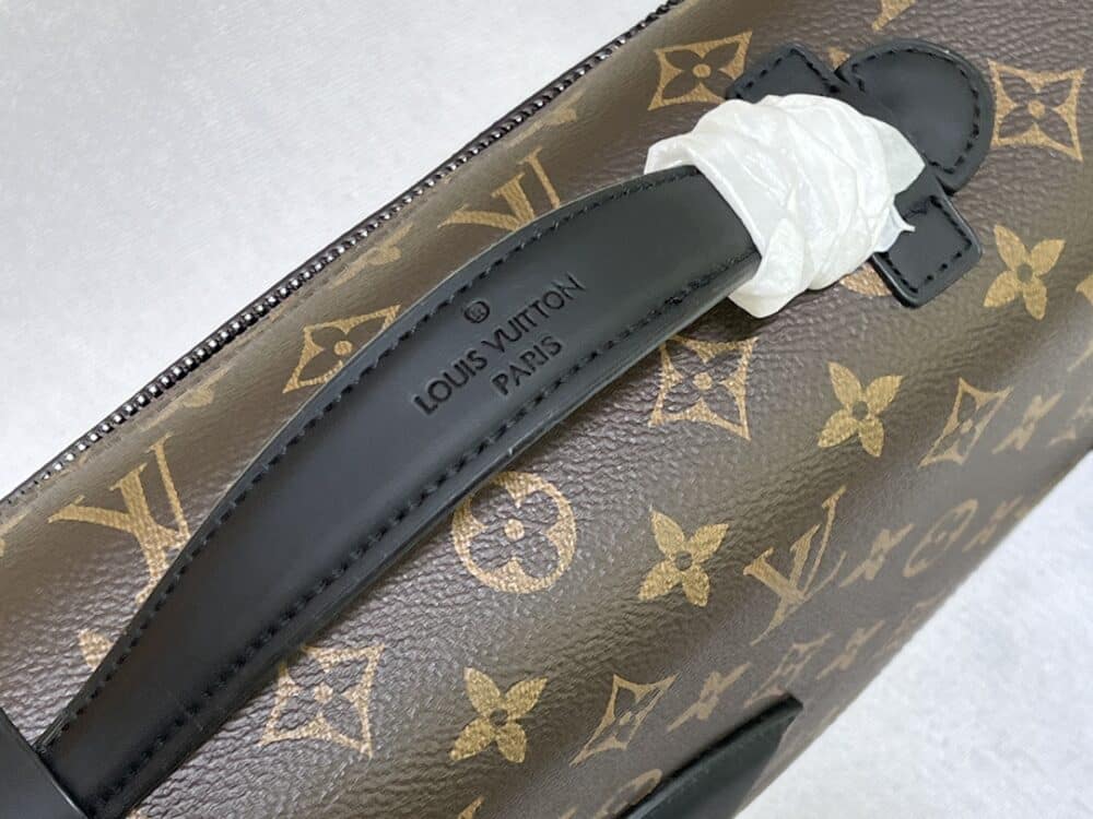 LOUIS VUITTON MONTSOURIS MONOGRAM MESSANGER BAG BROWN 34CM - Image 6