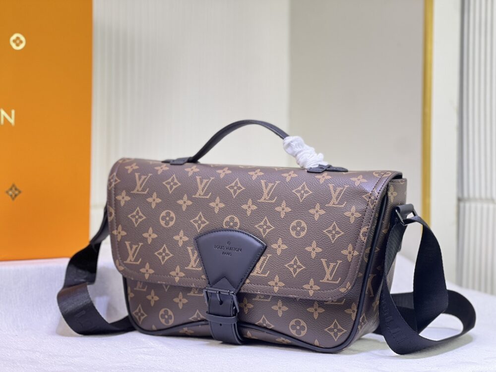 LOUIS VUITTON MONTSOURIS MONOGRAM MESSANGER BAG BROWN 34CM - Image 4