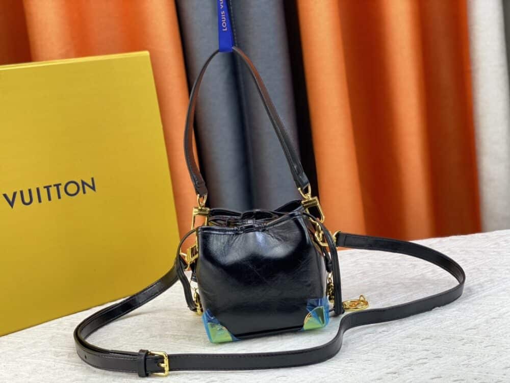LOUIS VUITTON NÉO PURSE LV CHARMS BLACK 15CM M82886 - Image 5