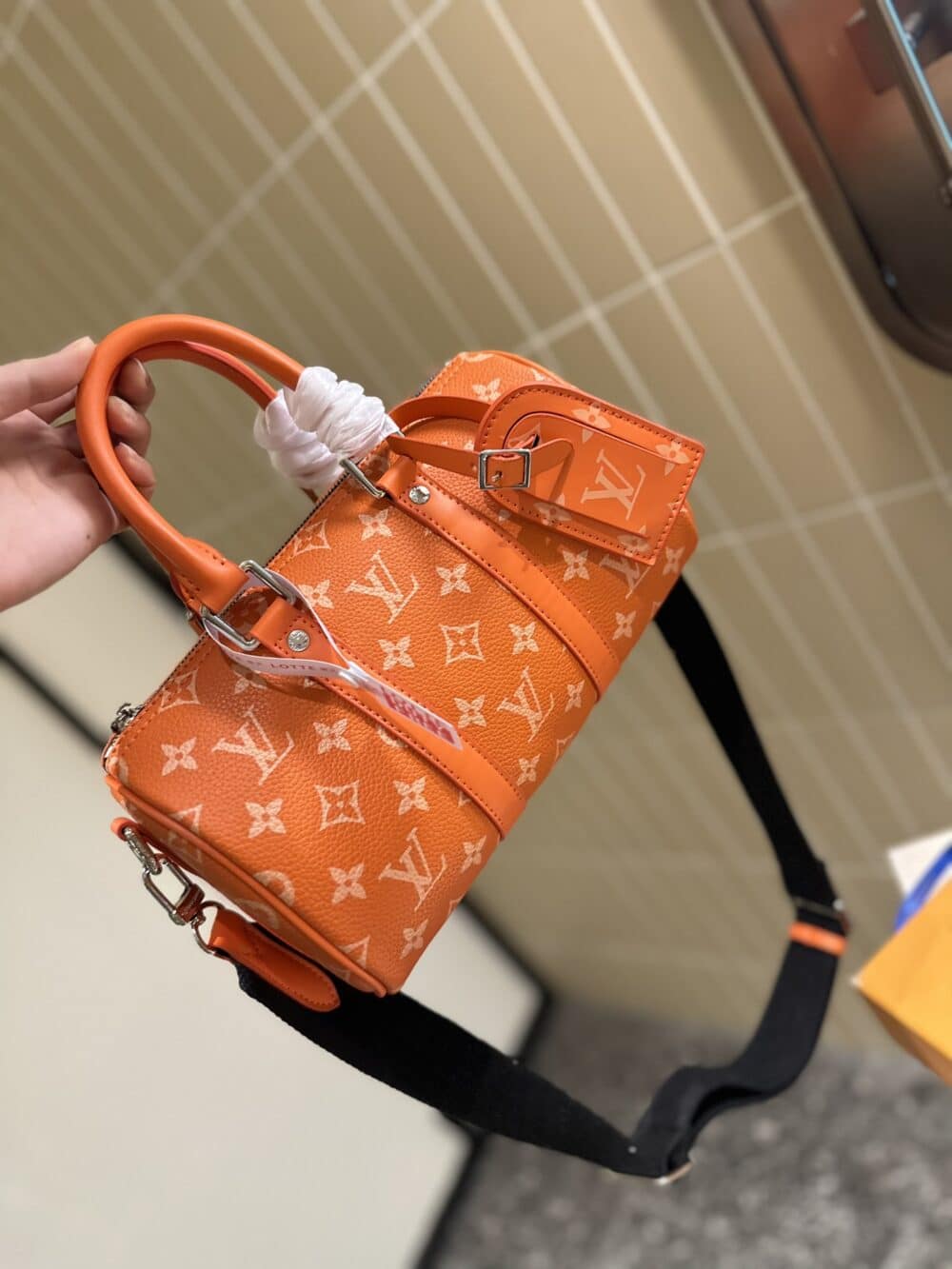 LOUIS VUITTON KEEPALL BANDOULIÈRE 25 TANGERINE 25CM M31044 - Image 5