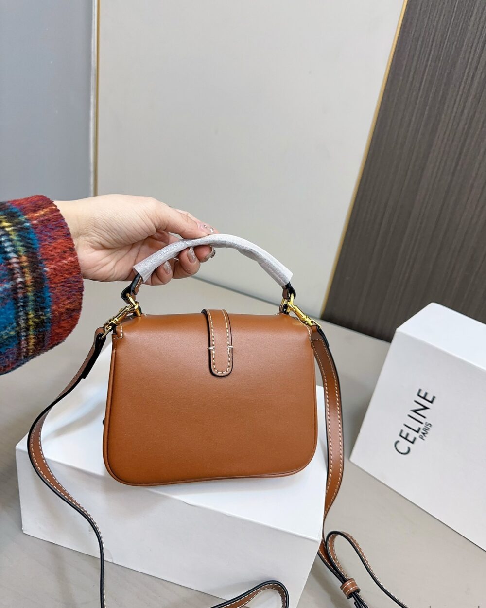 CELINE MINI TABOU IN SMOOTH CALFSKIN TAN 17CM 10L343FB6 04LU - Image 9