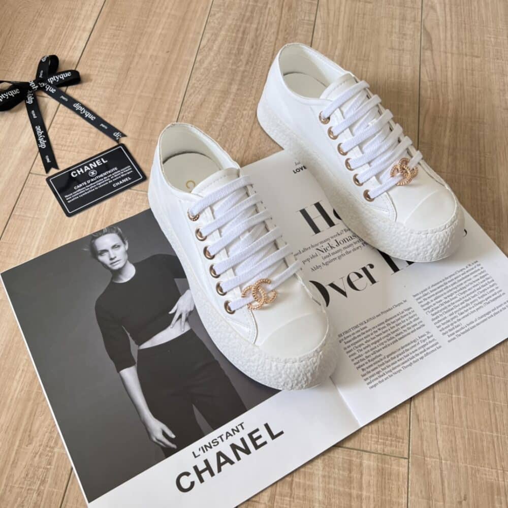 Alternative view of CHANEL WOMEN'S SNEAKER CC TRAINERS IN WHITE