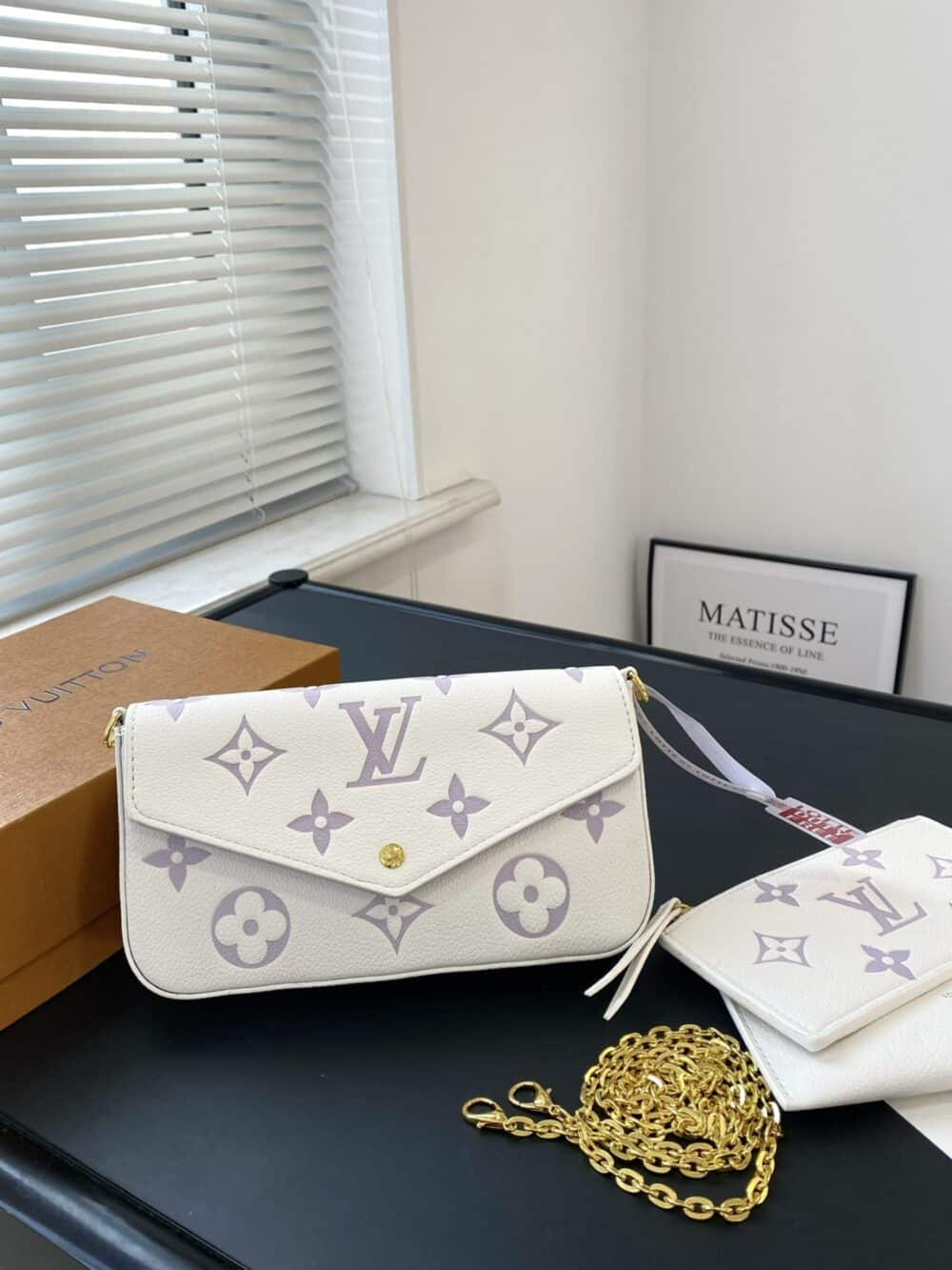 LOUIS VUITTON POCHETTE FELICIE BAG IN LATTE AND BUBBLE TEA 22CM - Image 3