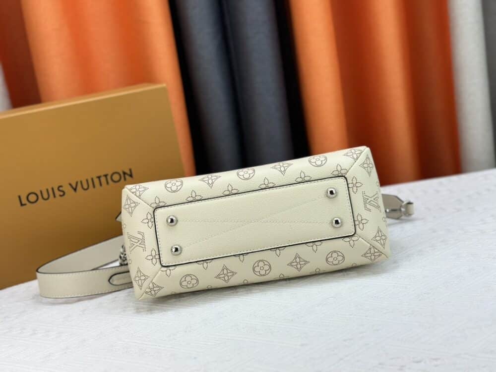 LOUIS VUITTON HAND IT ALL PM CREME 29CM M24114 - Image 4