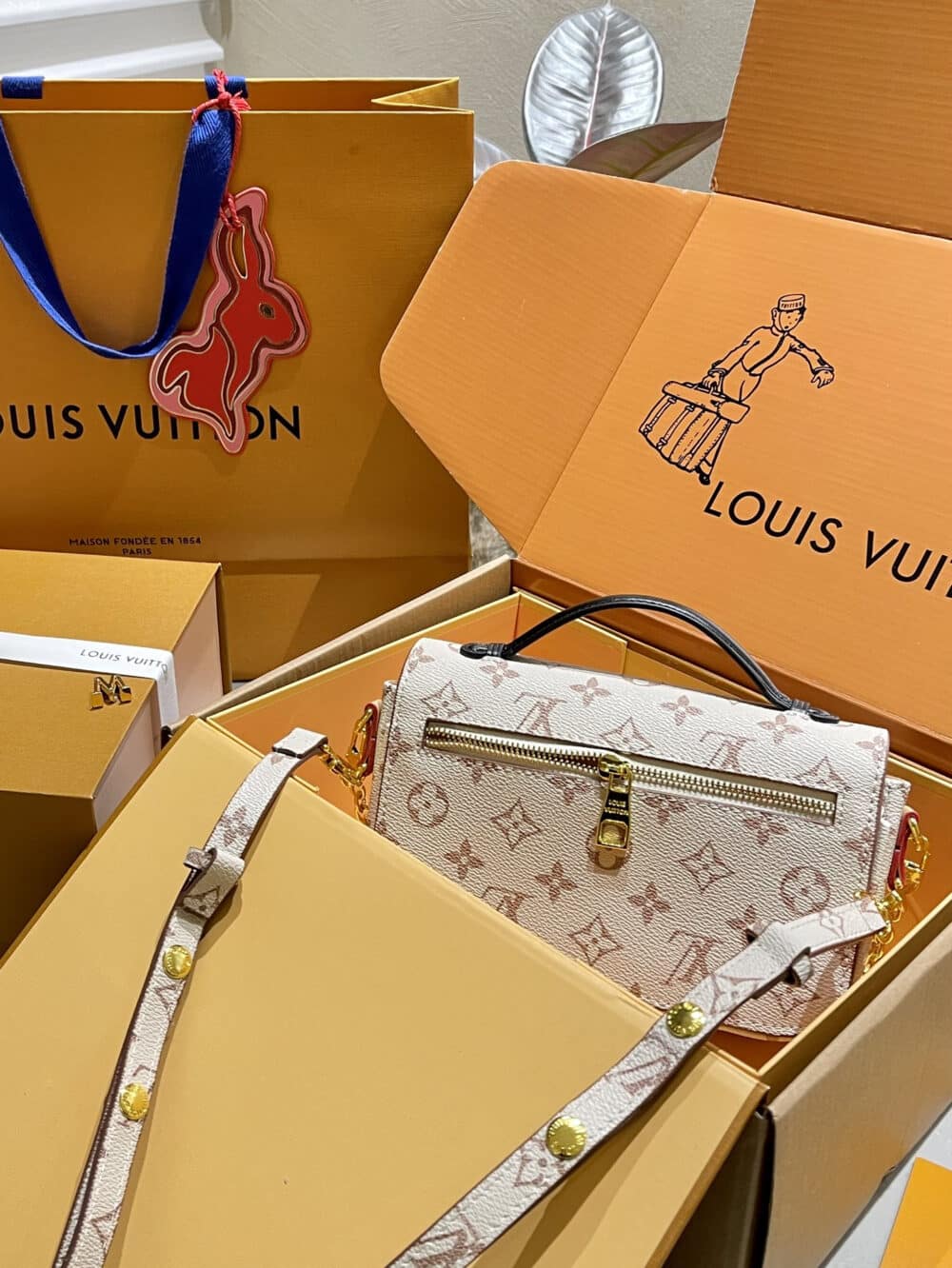 LOUIS VUITTON POCHETTE MÉTIS EAST WEST MONOGRAM CANVAS 21CM M46914 - Image 5