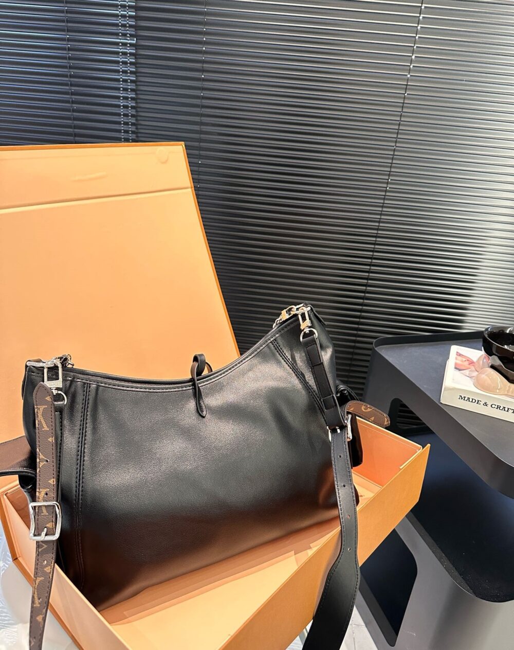 LOUIS VUITTON CARRYALL CARGO PM BAG BLACK 33CM M24861 - Image 8