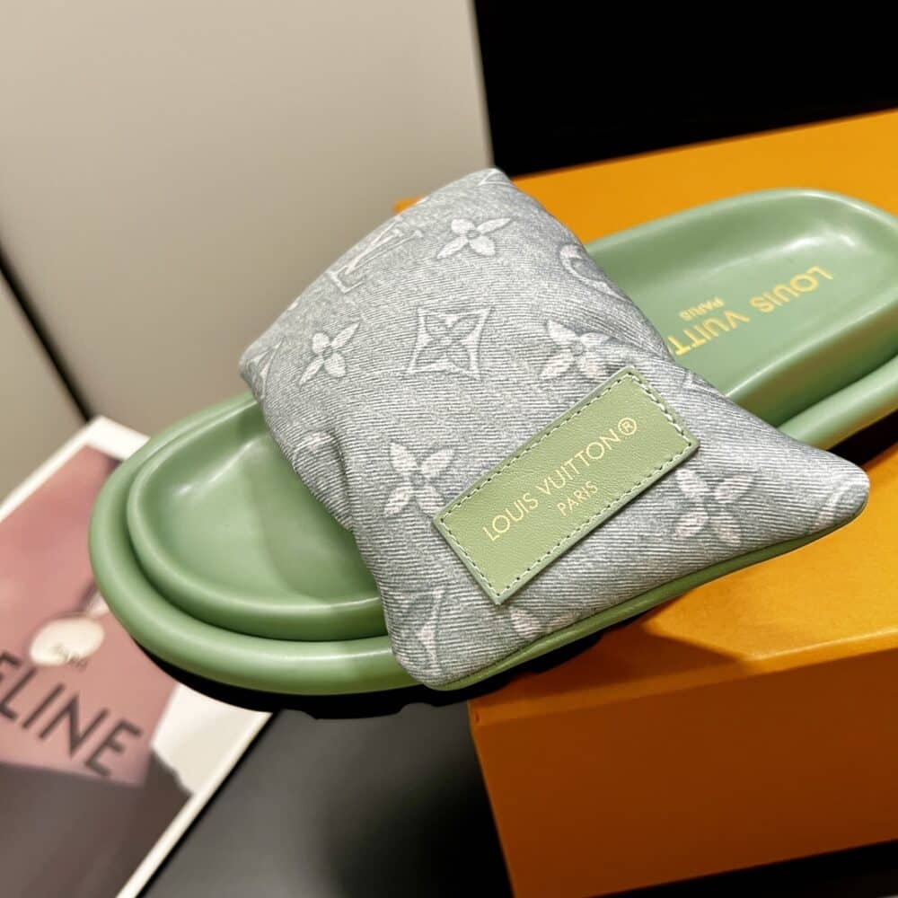 LOUIS VUITTON POOL PILLOW FLAT COMFORT MULE SANDALS KAKI GREEN 1ACJ06 - Image 4