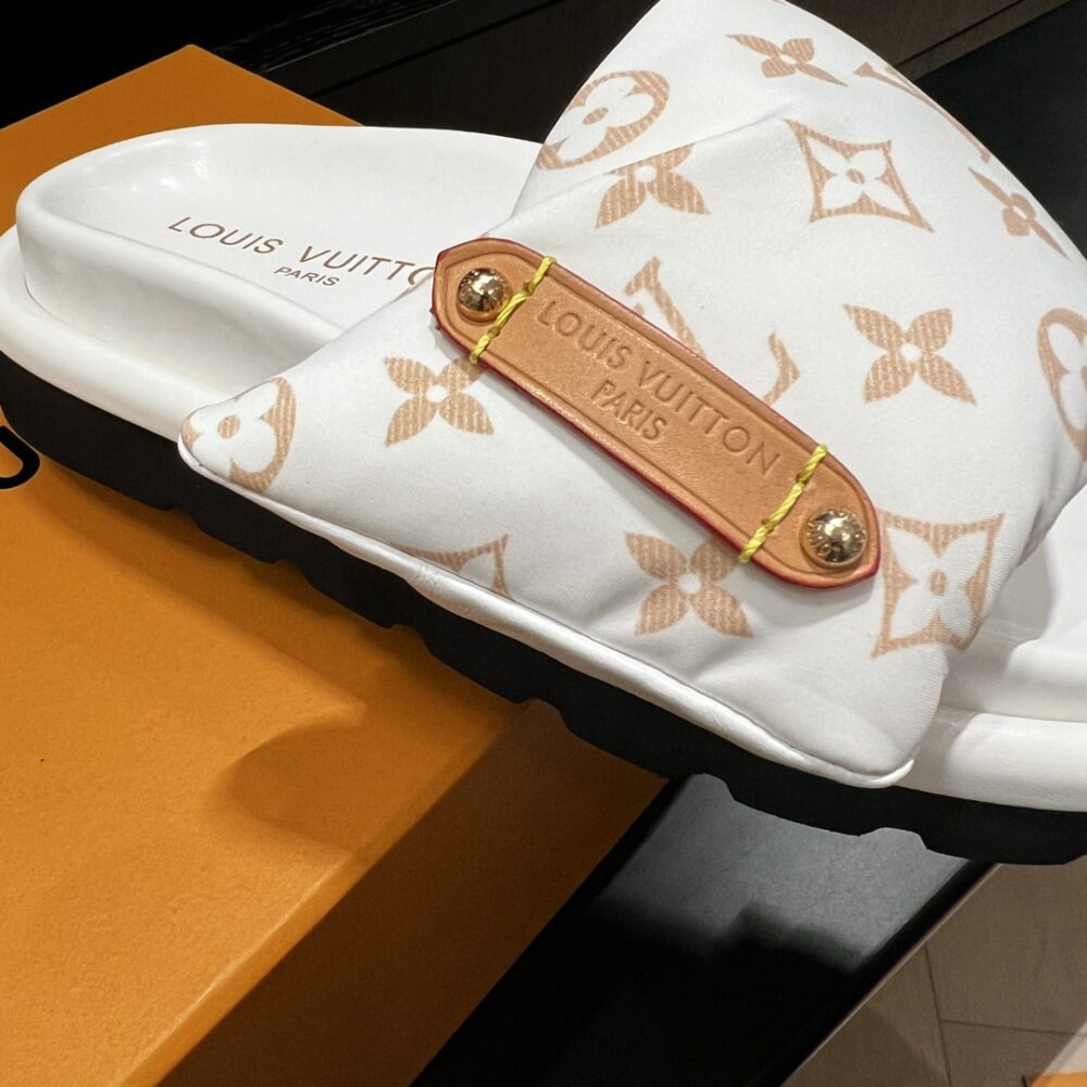 LOUIS VUITTON POOL PILLOW FLAT COMFORT MULE SANDALS BEIGE 1ACJZA - Image 4