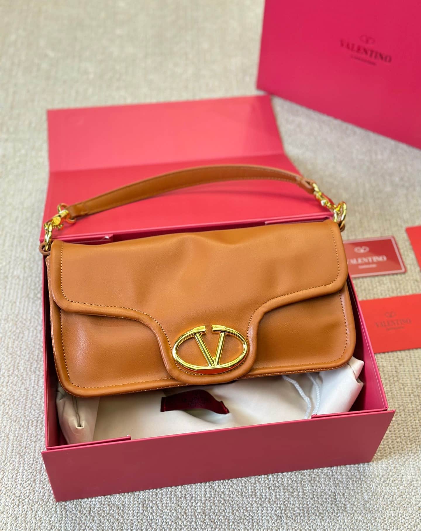 VALENTINO GARAVANI VLOGO 1960 NAPPA LEATHER SHOULDER BAG BROWN 28CM - Image 2