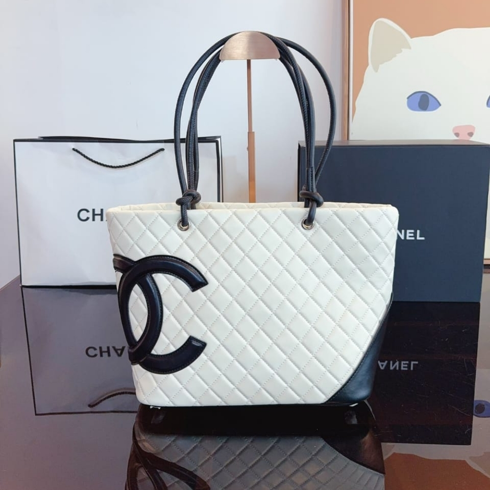 Alternative view of Chanel Cambon Line Large Tote Bag In White And Black 41Cm