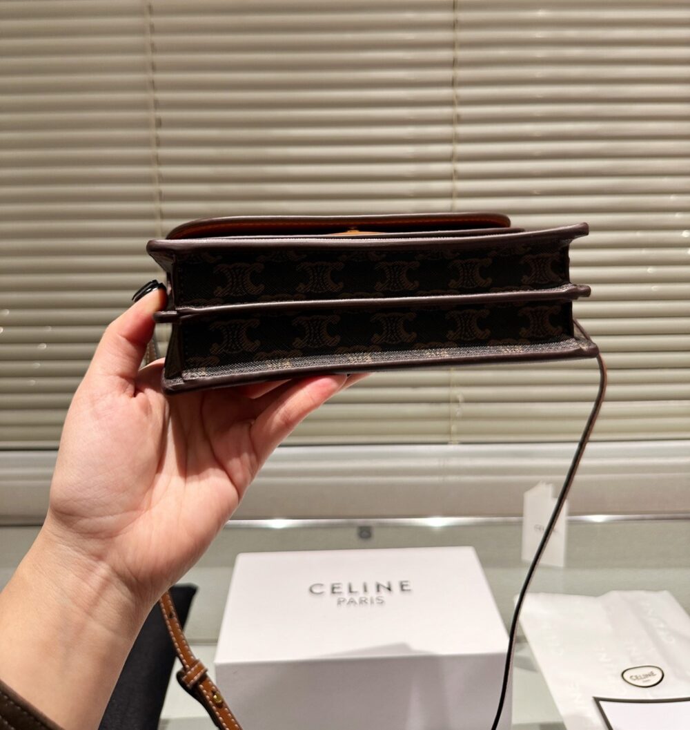 CELINE WALLET ON STRAP IN TRIOMPHE CANVAS AND SMOOTH TAN 20CM - Image 5