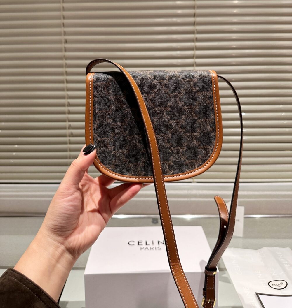 CELINE MINI BESACE IN TRIOMPHE CANVAS AND CALFSKIN TAN 17CM 196702BZJ 04LU - Image 5