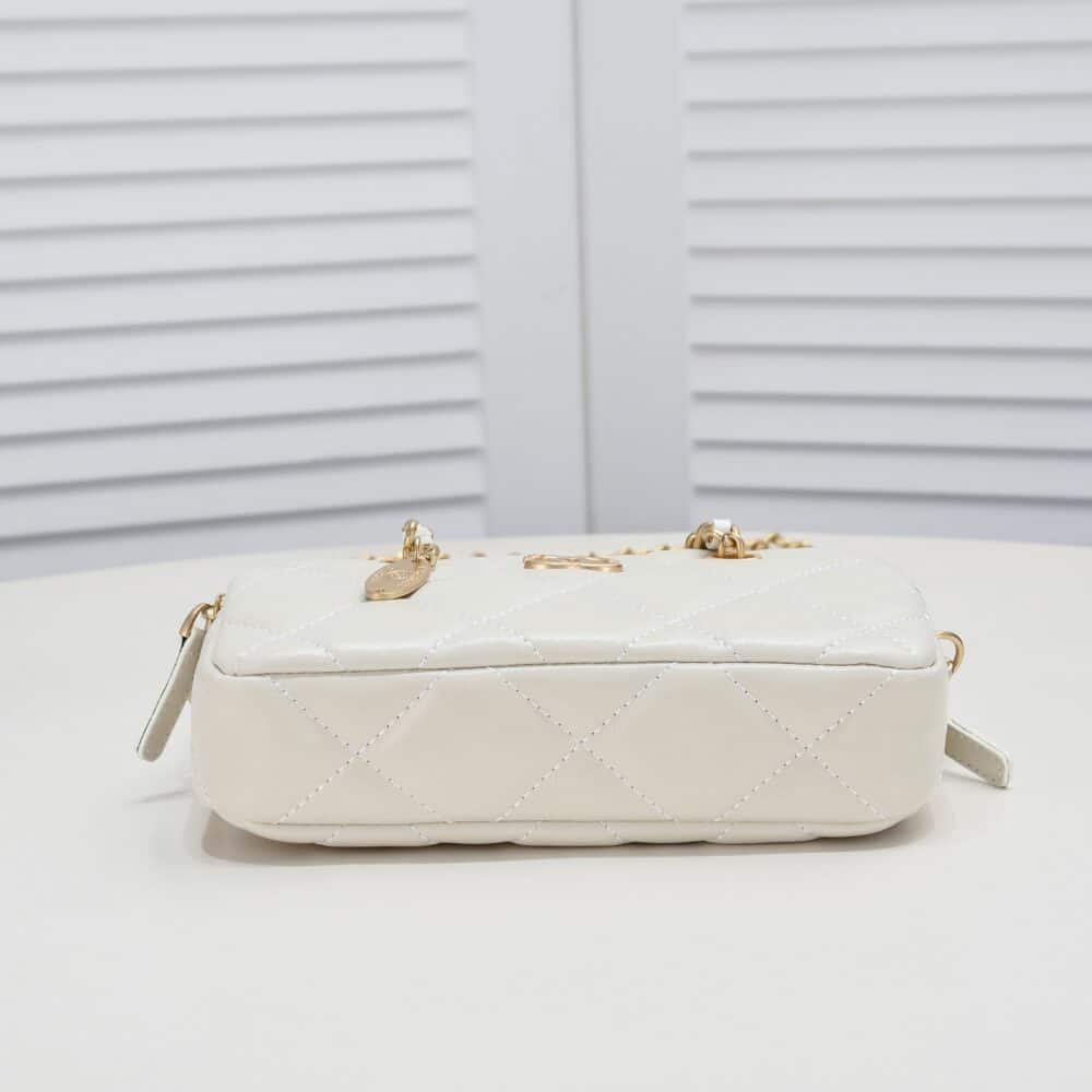 CHANEL HANDBAG GOLD TONE METAL WHITE 20CM - Image 7