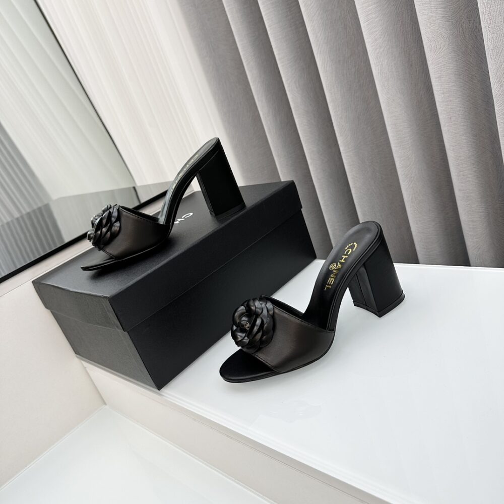 CHANEL CAMELLIA MEDIUM HEEL SLIPPERS BLACK - Image 7