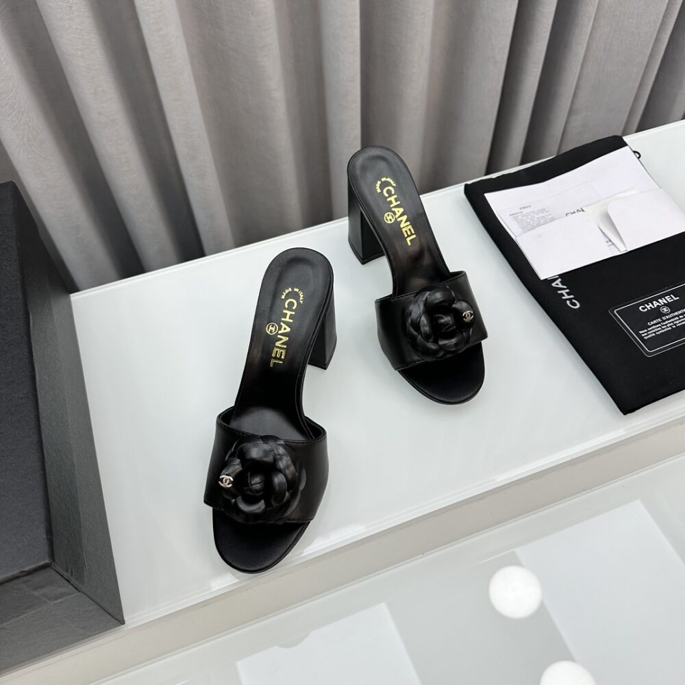 CHANEL CAMELLIA MEDIUM HEEL SLIPPERS BLACK - Image 3