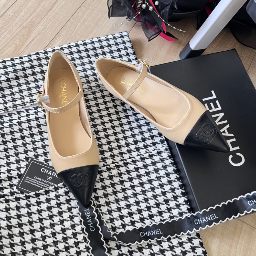 CHANEL POINTED TOE DOLL SHOES WITH GOLD FLOWER IN BEIGE - Image 3
