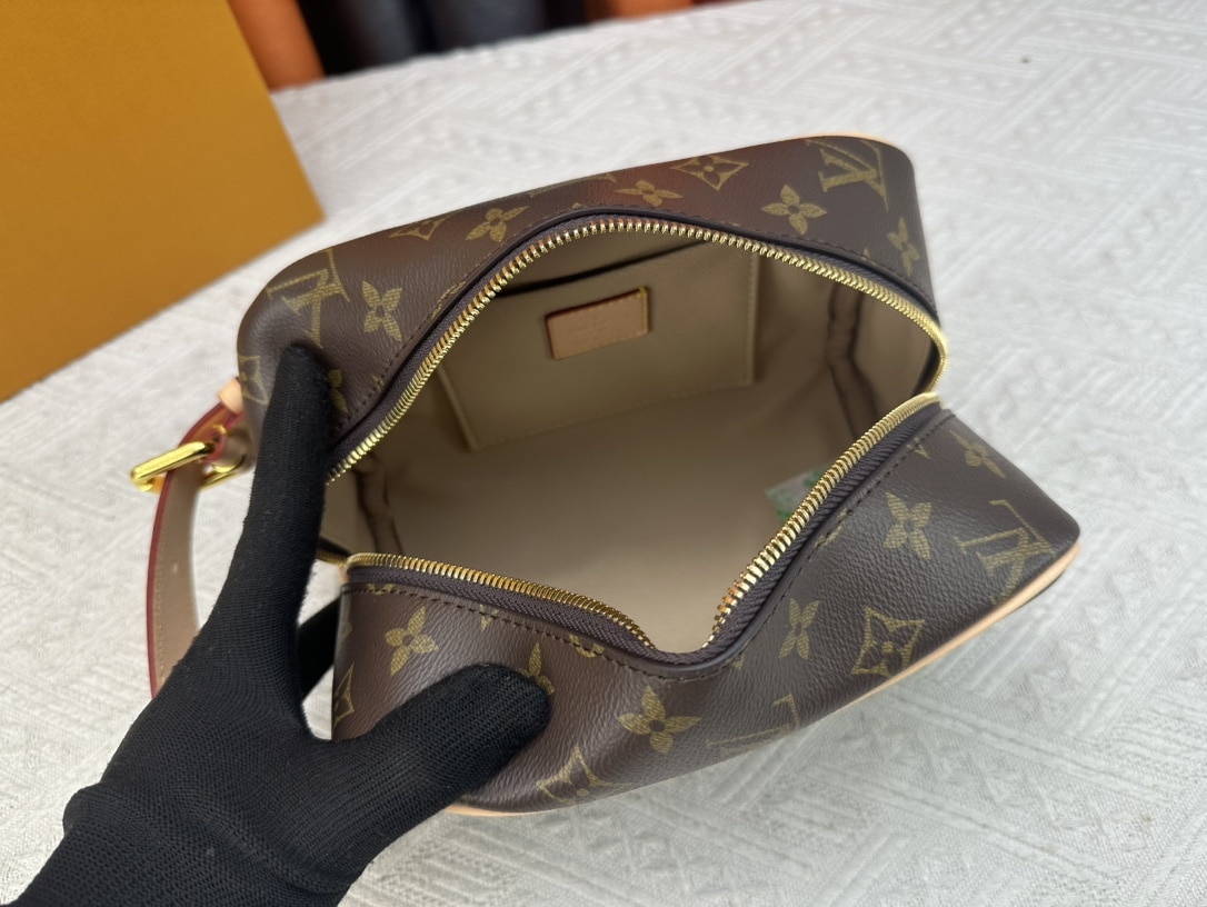 LOUIS VUITTON TROUSSE TOILETTE LOCKER DOPP KIT 23CM M83112 - Image 10