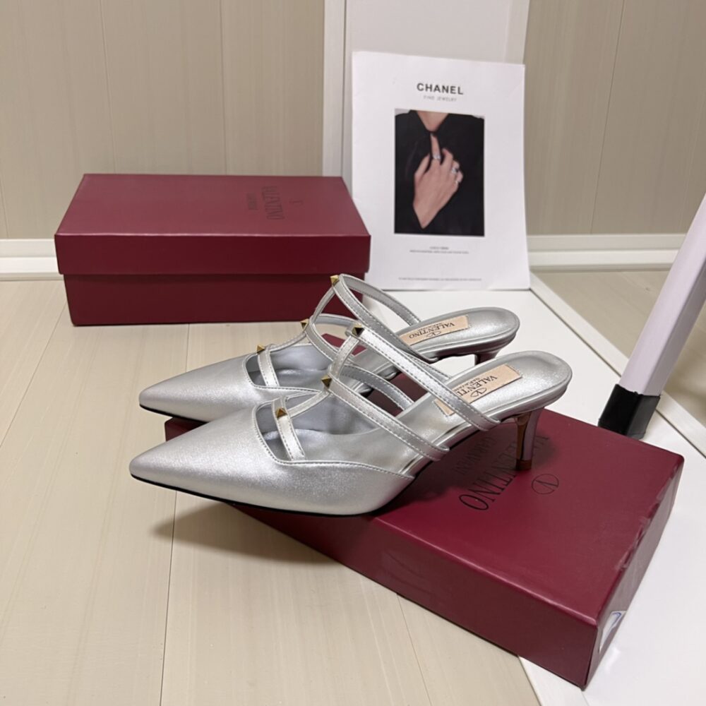 Alternative view of VALENTINO GARAVANI ROCKSTUD WISPY MULE IN CALFSKIN SILVER