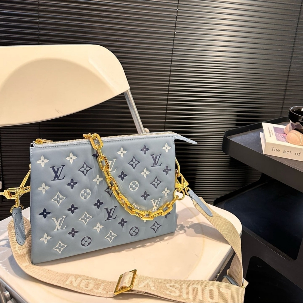 Alternative view of LOUIS VUITTON COUSSIN PM COUSSIN BAG BLUE 26CM M22953