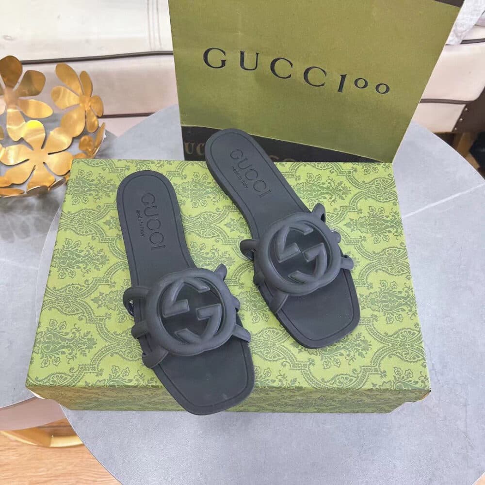 GUCCI WOMEN'S INTERLOCKING G SLIDE SANDAL BLACK ‎780307 J8700 1000 - Image 4