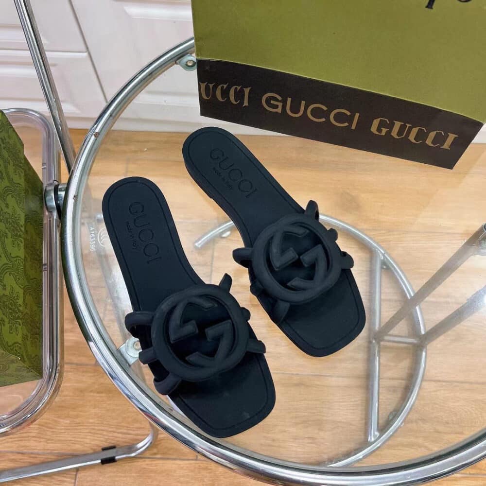 GUCCI WOMEN'S INTERLOCKING G SLIDE SANDAL BLACK ‎780307 J8700 1000 - Image 3