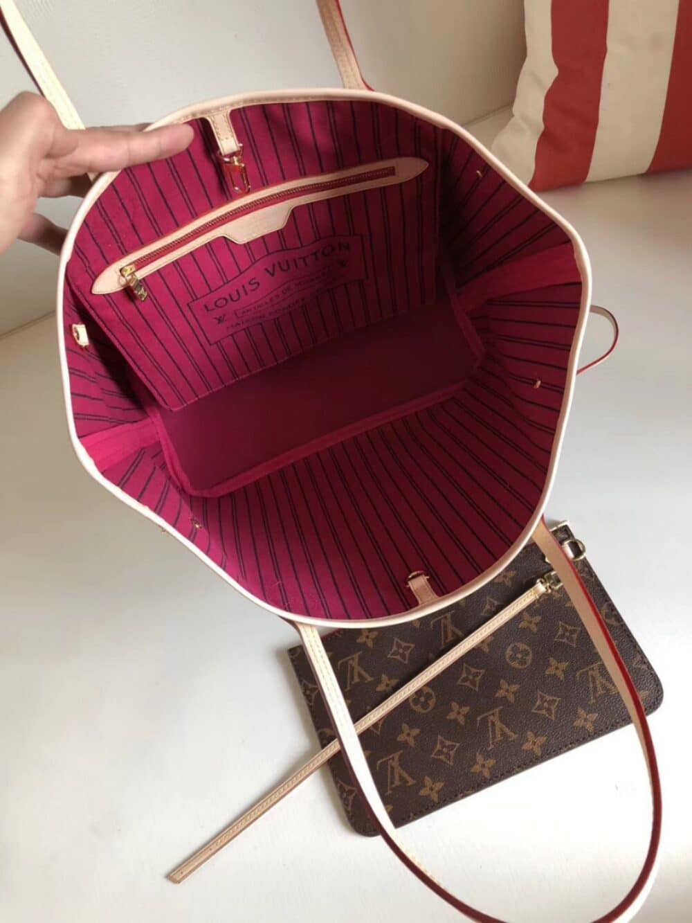 GIFT SET: LOUIS VUITTON NEVERFULL MM & SARAH BROWN WALLET - Image 5