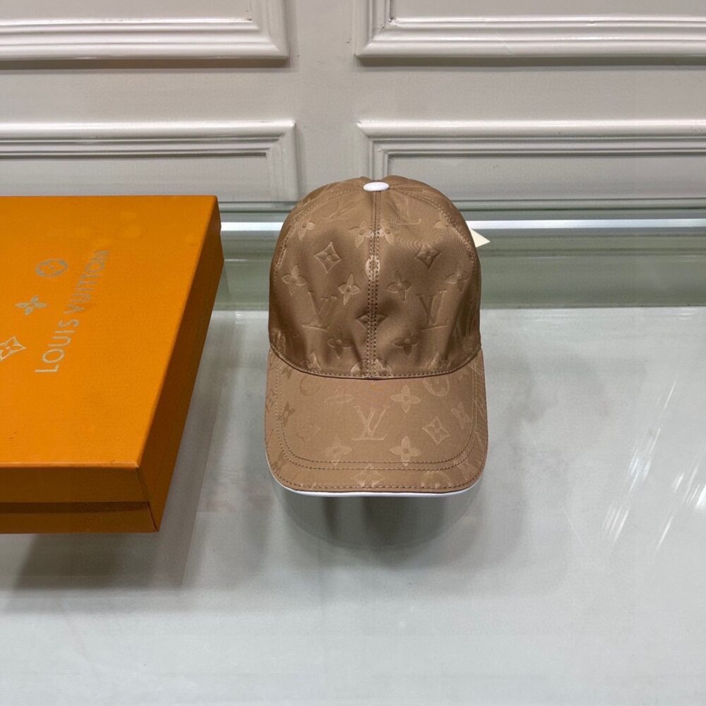 GIFT SET: LOUIS VUITTON KHAKI MULTI POCHETTE &  MONOGRAM BEIGE CAP - Image 6