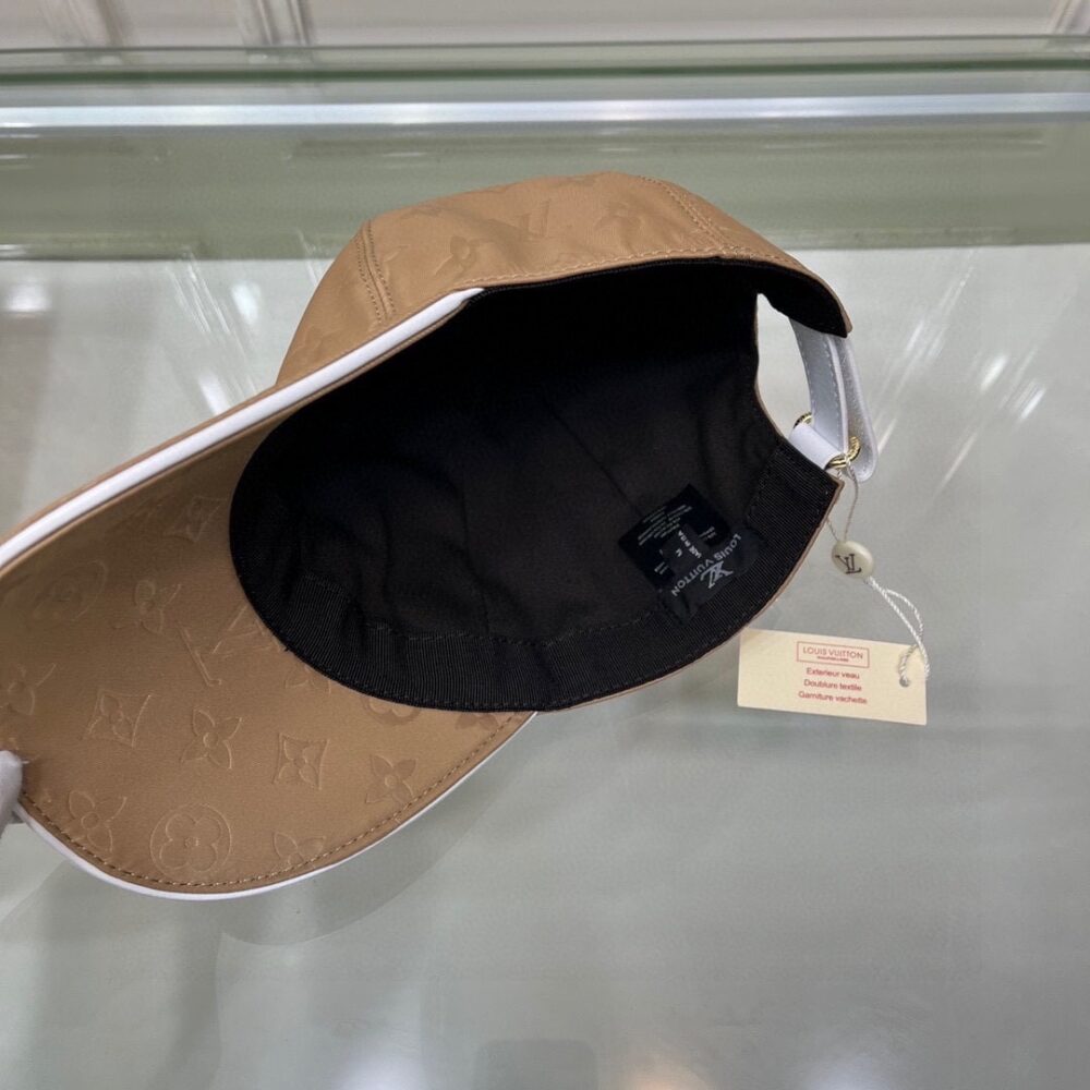 GIFT SET: LOUIS VUITTON KHAKI MULTI POCHETTE &  MONOGRAM BEIGE CAP - Image 7