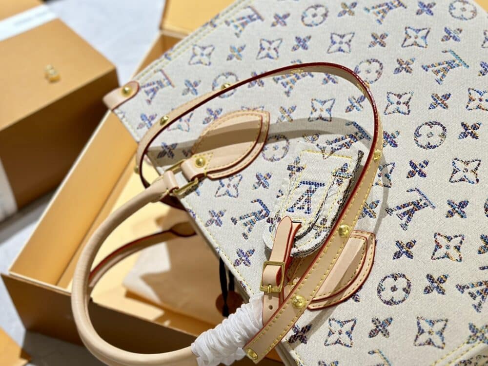 LOUIS VUITTON ONTHEGO MM MULTICOLOR BEIGE 35CM M24708 - Image 6