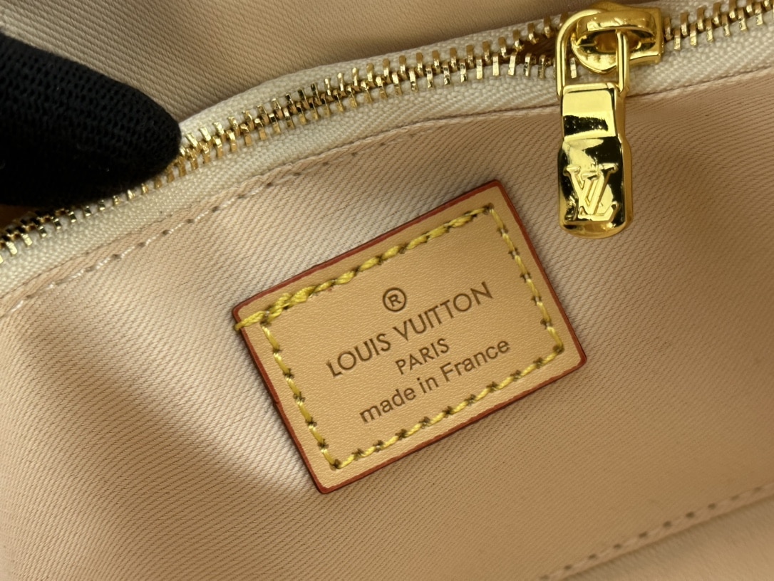 LOUIS VUITTON POCHETTE ACCESSOIRES DAMIER CANVAS PEACH PINK 23CM N40642 - Image 5