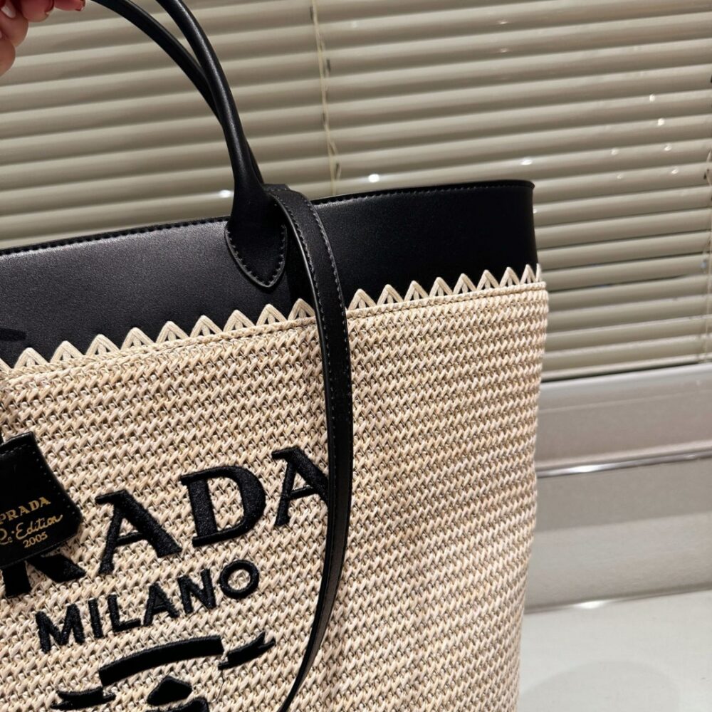PRADA CROCHET AND LEATHER TOTE BAG TAN AND BLACK 33CM 1BG499 2M2Q F0I55 V GOO - Image 3