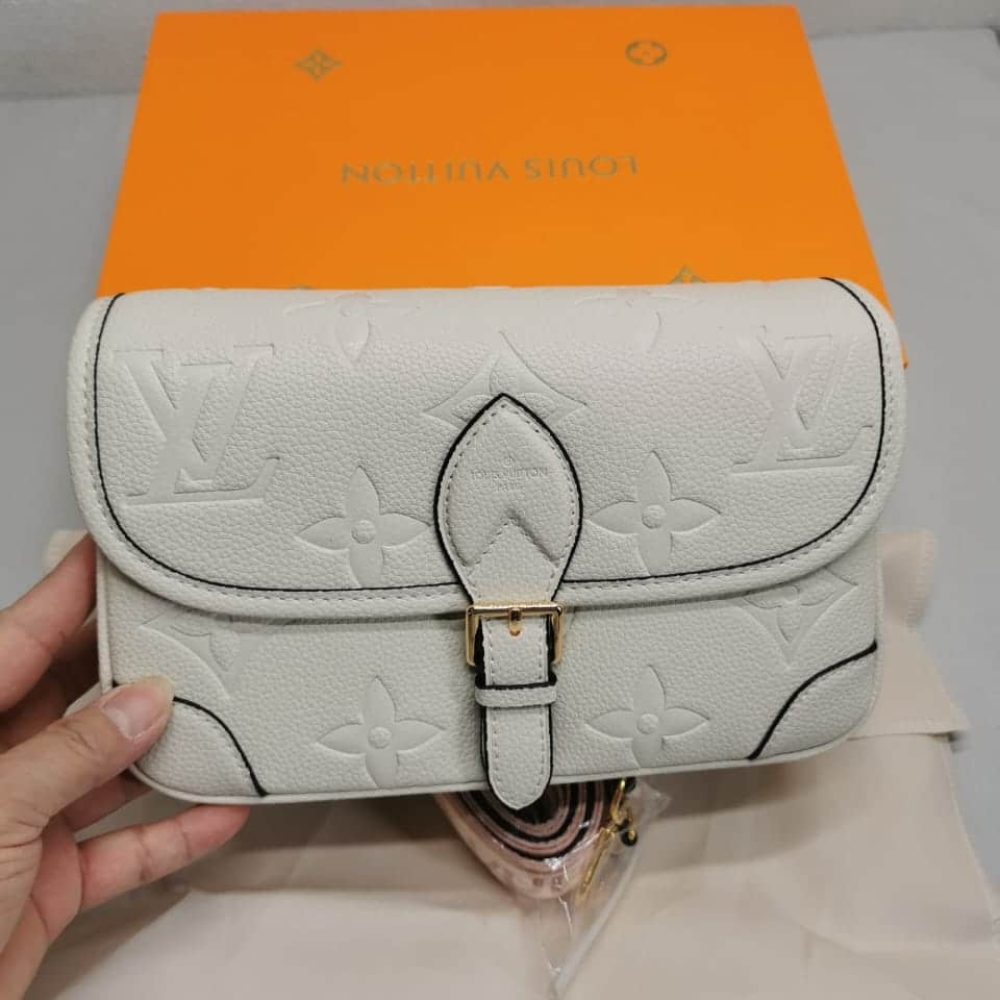 Alternative view of LOUIS VUITTON DIANE MONOGRAM EMPREINTE LEATHER WHITE 24CM M46388