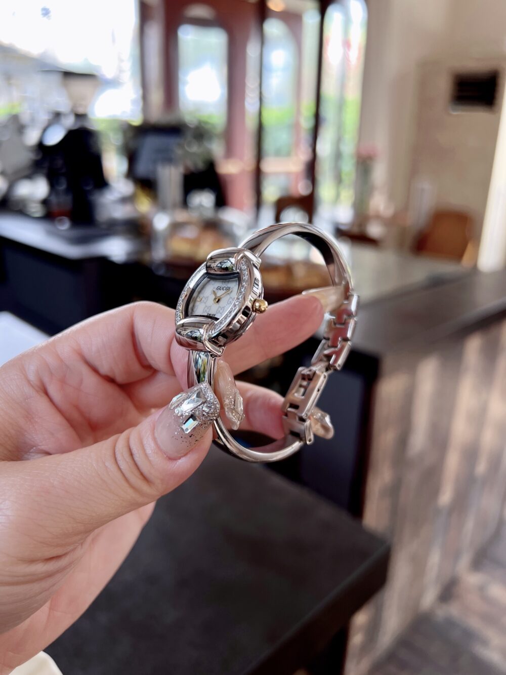 GUCCI GG BANGLE BRACELET WATCH ALLOY WITH DIAMOND WHITE 25MM - Image 4