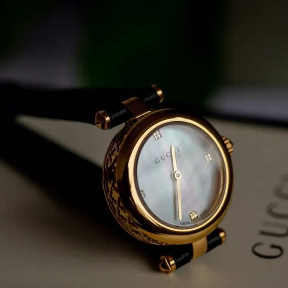 GUCCI DIAMANTISSIMA STEEL WATCH WITH BLACK LEATHER STRAP 27MM YA141505 - Image 3