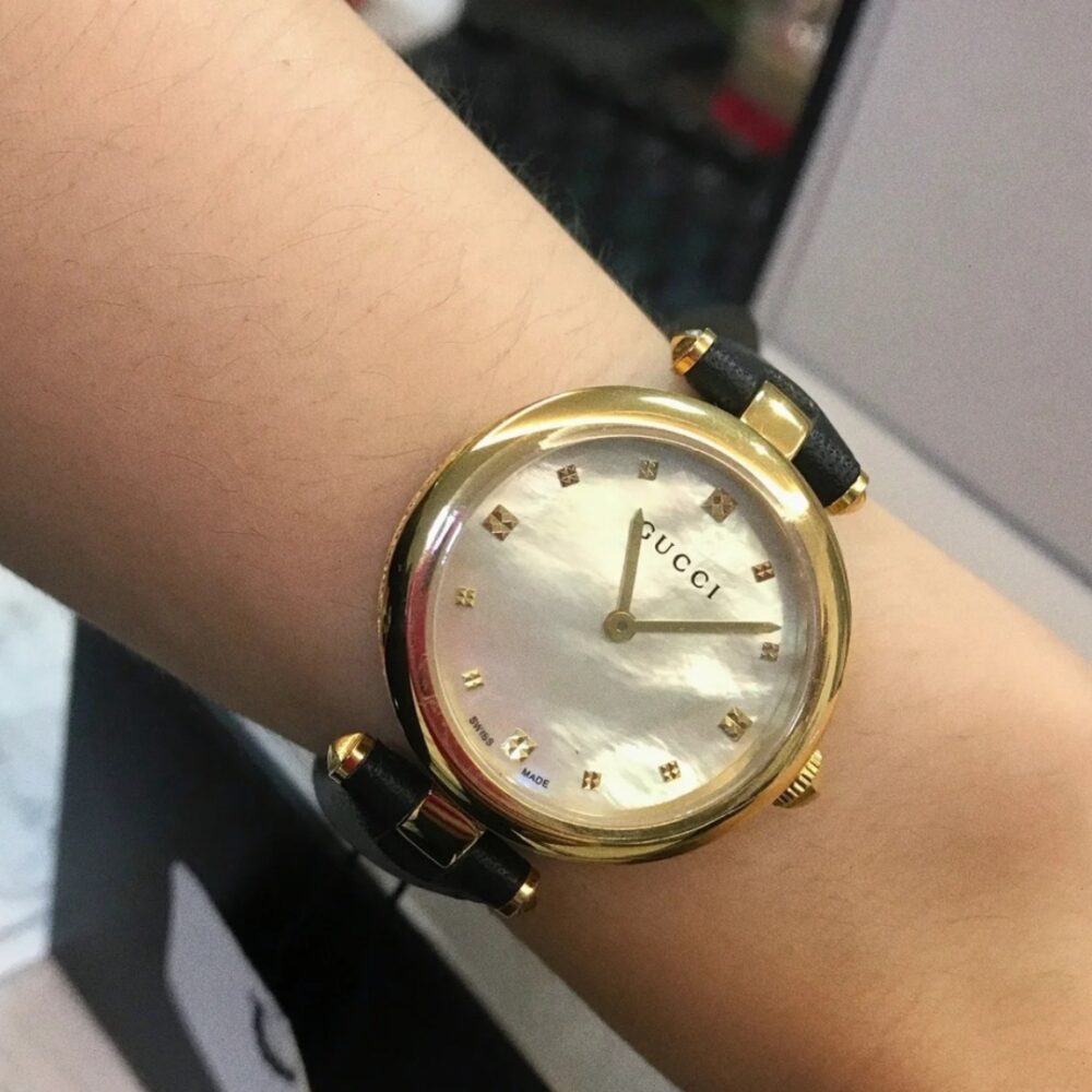 GUCCI DIAMANTISSIMA SWISS QUARTZ WITH BLACK STRAP AND GOLD TONE 27MM YA141404 - Image 7