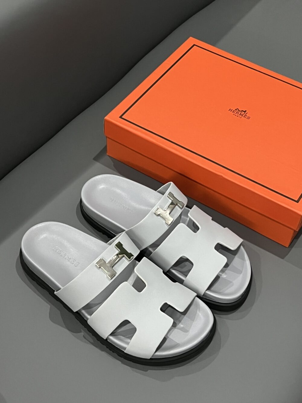 Alternative view of HERMES CHYPRE SANDAL H LOGO SILVER HARDWARE LIGHT GREY