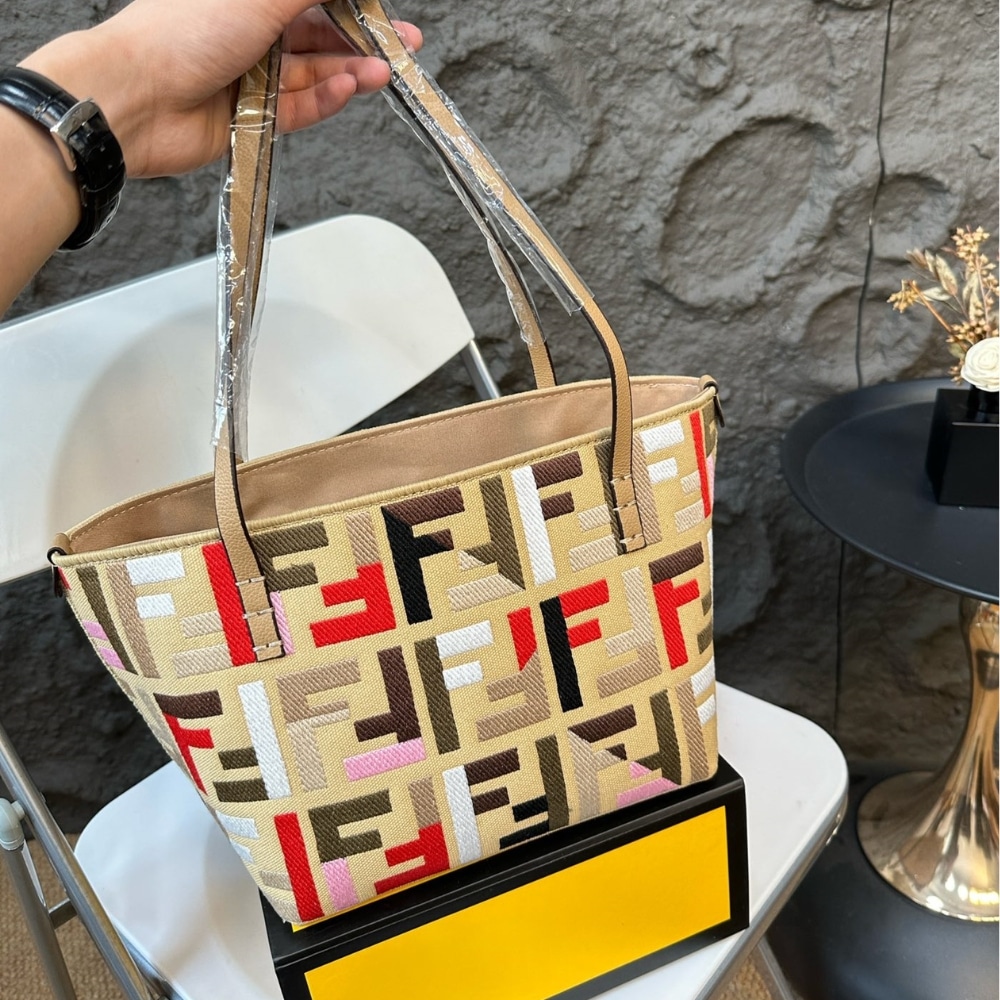 FENDI SMALL ROLL MULTICOLOUR 23CM 8BH424AT4AF09VT - Image 3