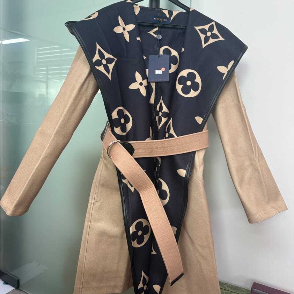 Alternative view of LOUIS VUITTON HOODED COAT DOUBLE FACED SILK WOOL BROWN 1AAGAV