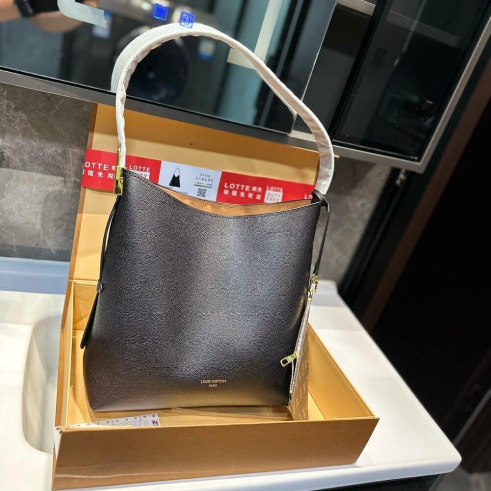 Alternative view of LOUIS VUITTON LOW KEY HOBO MM IN BLACK 31CM M24856