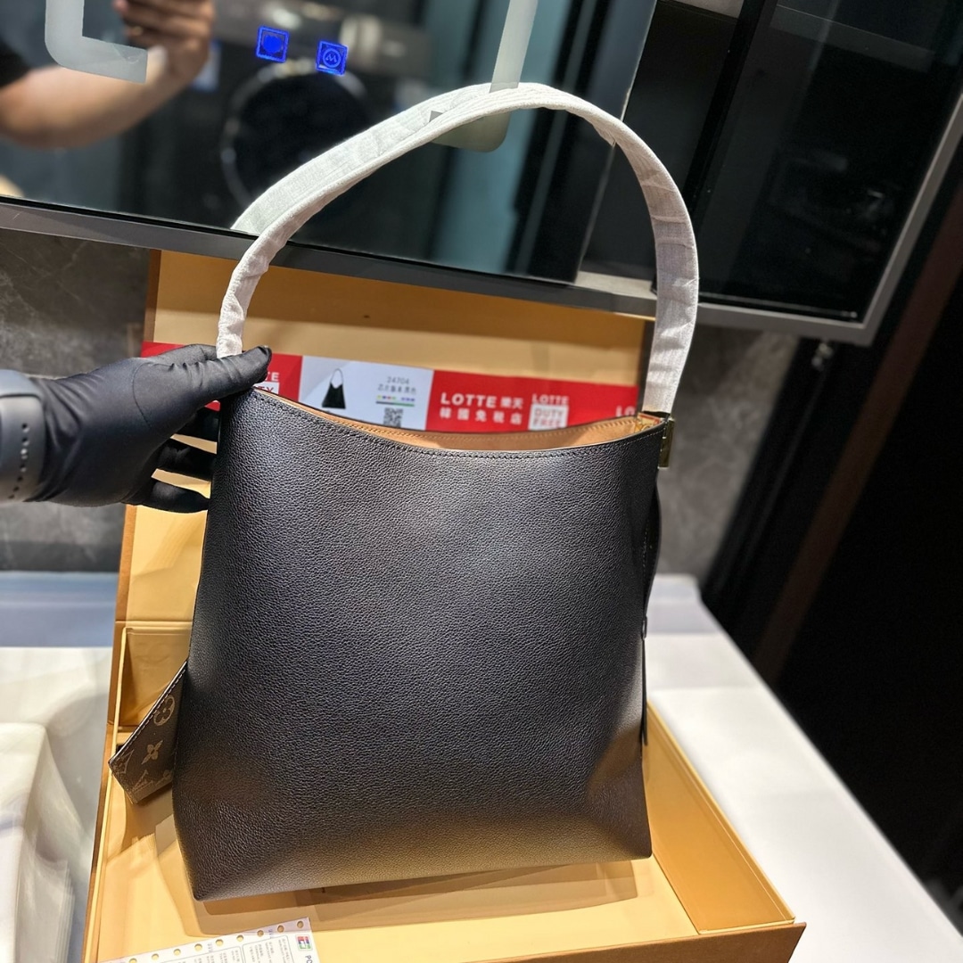 LOUIS VUITTON LOW KEY HOBO MM IN BLACK 31CM M24856 - Image 3