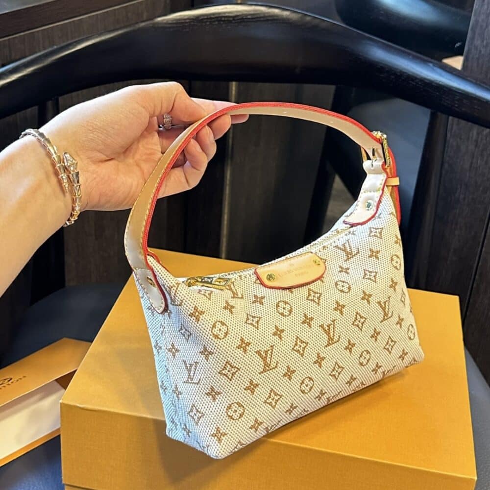 LOUIS VUITTON HILLS POCHETTE BAG MONOGRAM IN MASTIC BROWN 19CM M12433 - Image 7