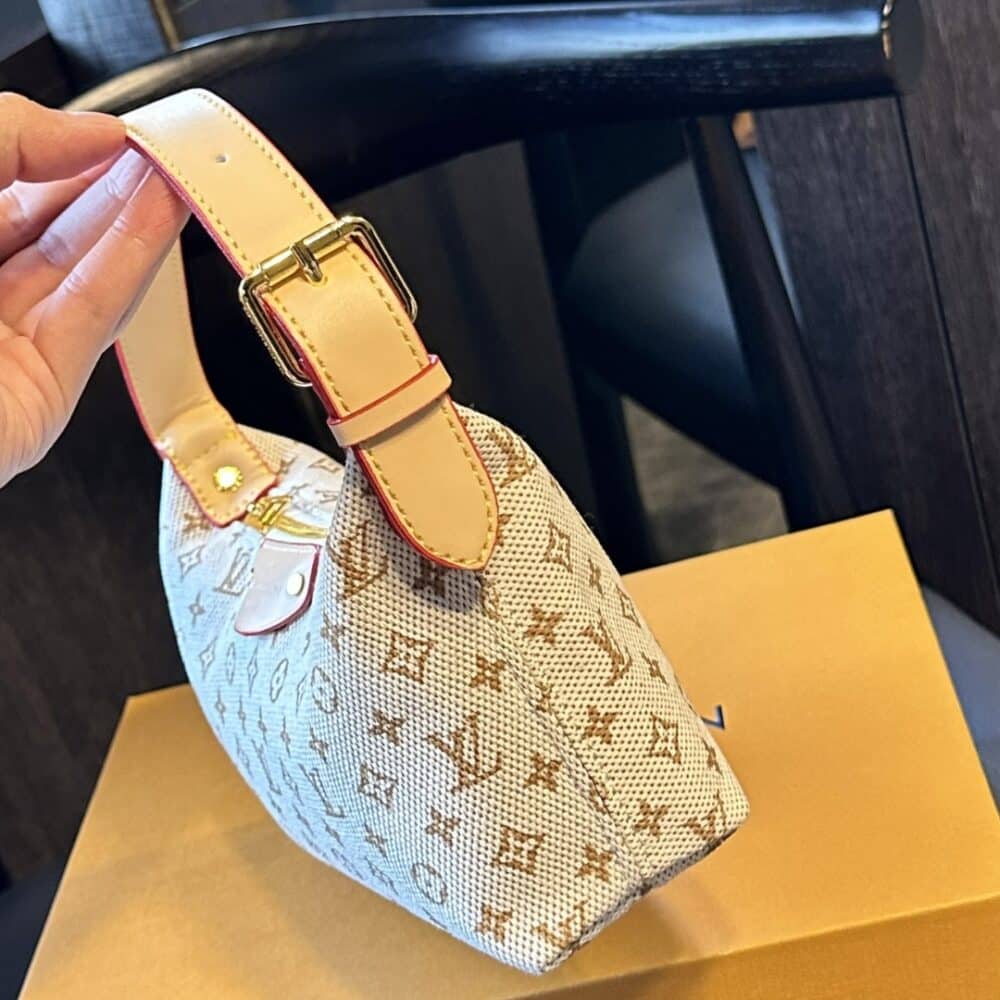 LOUIS VUITTON HILLS POCHETTE BAG MONOGRAM IN MASTIC BROWN 19CM M12433 - Image 6