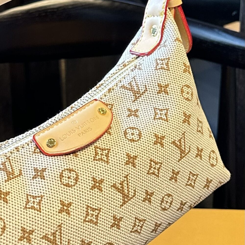 LOUIS VUITTON HILLS POCHETTE BAG MONOGRAM IN MASTIC BROWN 19CM M12433 - Image 5
