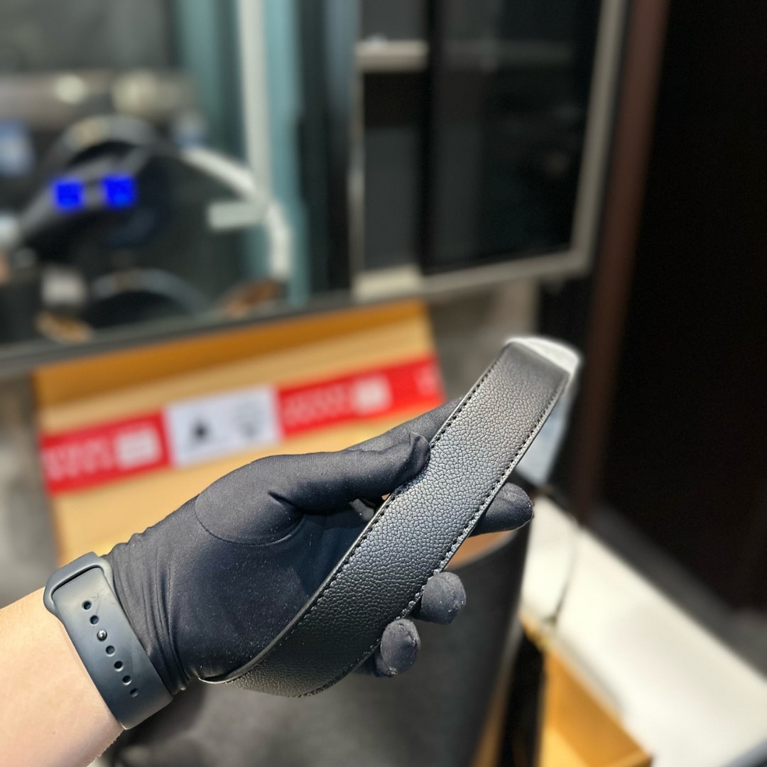 LOUIS VUITTON LOW KEY HOBO MM IN BLACK 31CM M24856 - Image 4