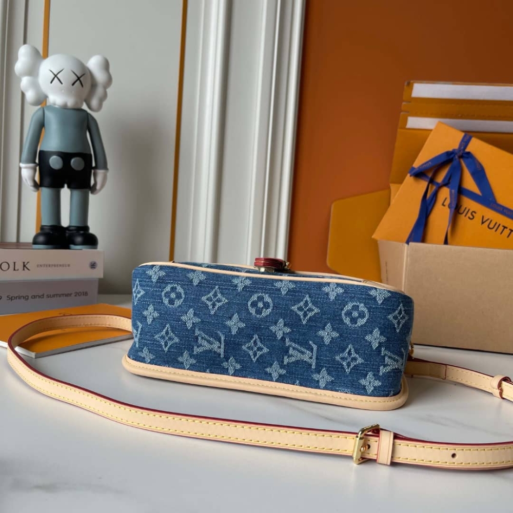 LOUIS VUITTON DIANE BAG DENIM BLUE 24CM M13070 - Image 5