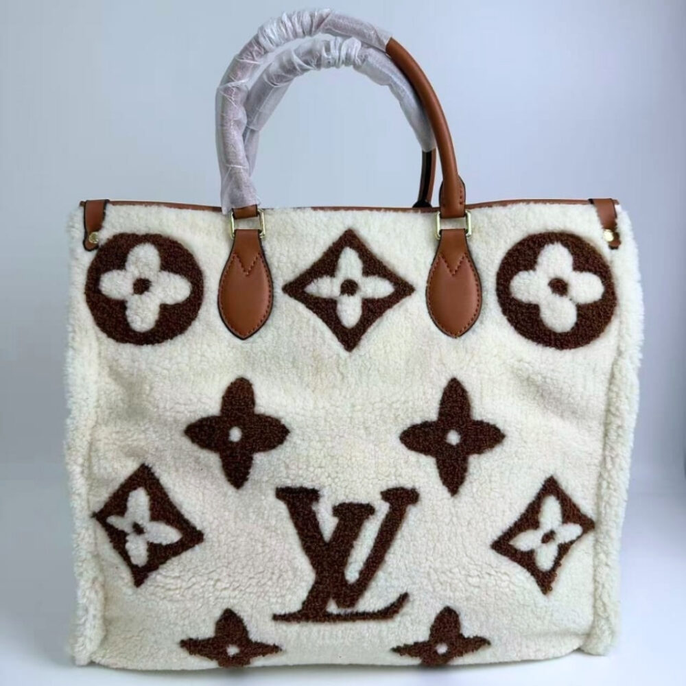 Alternative view of Louis Vuitton Onthego Teddy Monogram Giant Beige Brown 38Cm