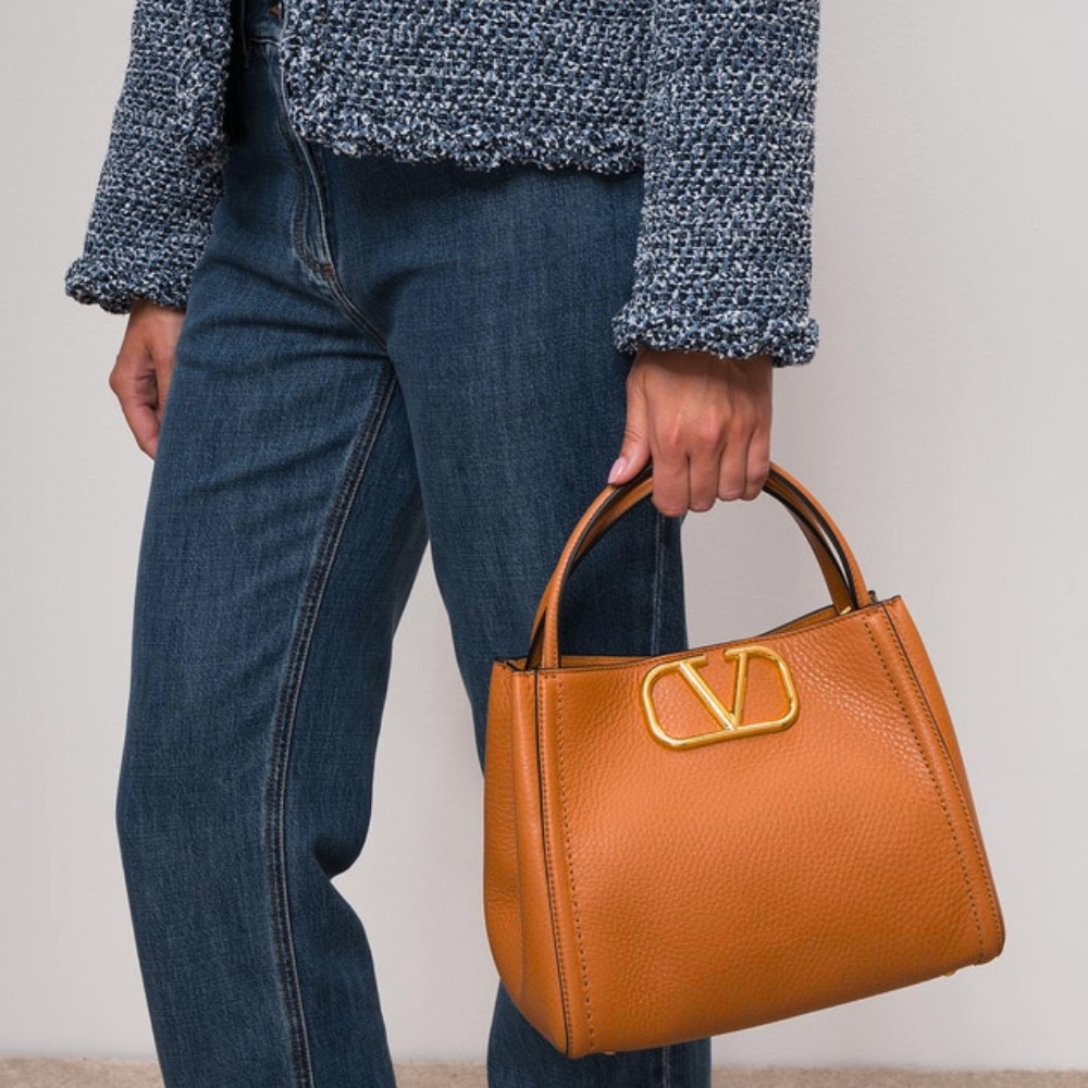 VALENTINO GARAVANI ALLTIME HANDBAG IN ALMOND 26CM 5W2B0Q18IMZ ZG1 - Image 7